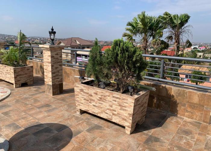 Top Base Apartments