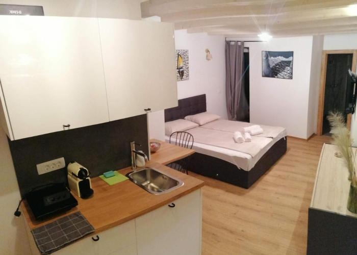 GG art apartments II