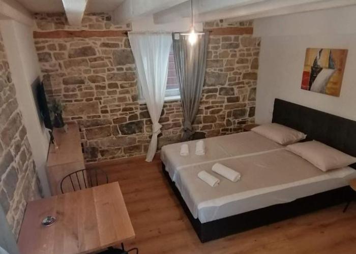 GG art apartments II
