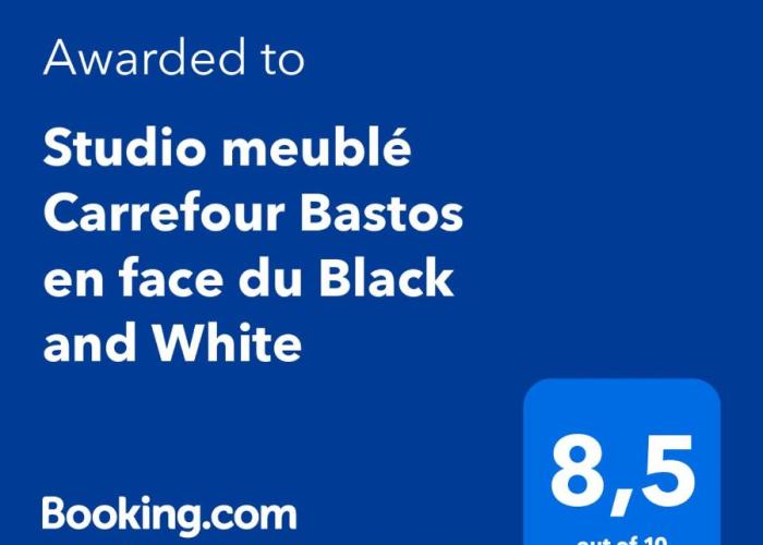 Studio meublé Carrefour Bastos en face du Black and White