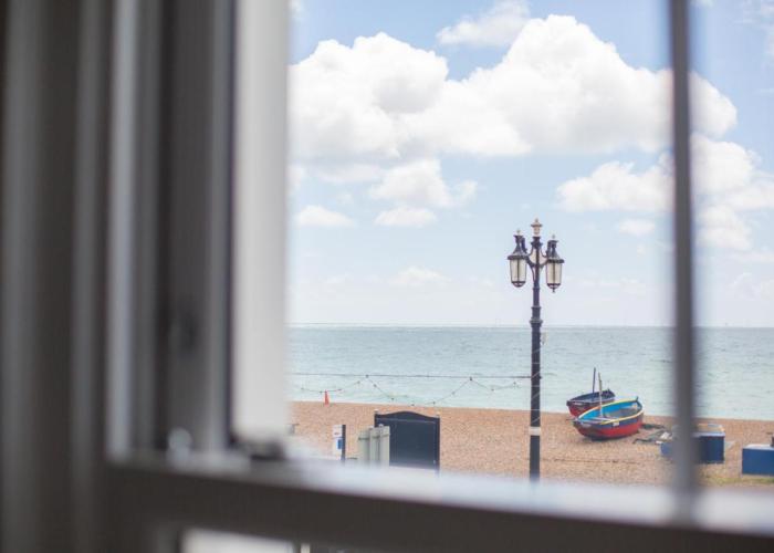 Lovely 3-Bedroom Apartment with Stunning Sea Views