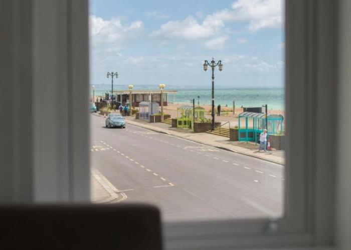 Lovely 3-Bedroom Apartment with Stunning Sea Views