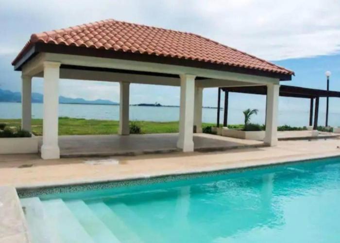 Impeccable 2-BR Apartment-Ornella Villa