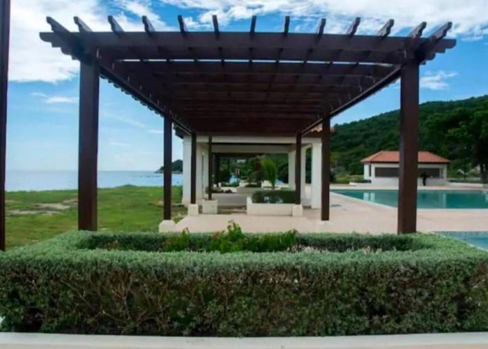 Impeccable 2-BR Apartment-Ornella Villa