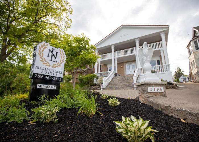 Niagara Luxury Suites