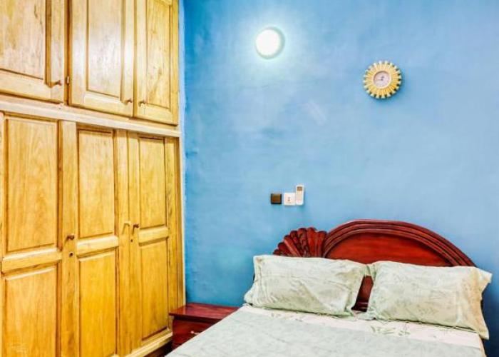 Beautiful- 1 Bedroom Apartment - Parking on site