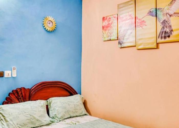 Beautiful- 1 Bedroom Apartment - Parking on site