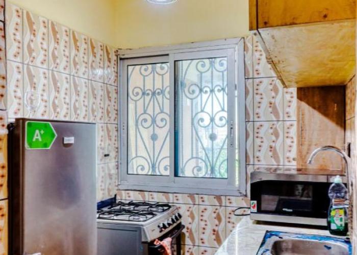 Beautiful- 1 Bedroom Apartment - Parking on site