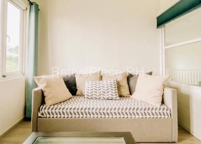 4 Bedroom Beachfront House with Private Pool in Batangas