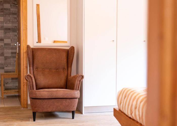 Serenity - Brand New Apt Near Athens Int Arpt