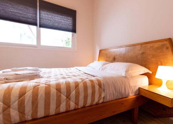 Serenity - Brand New Apt Near Athens Int Arpt