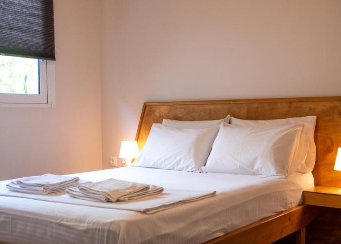 Serenity - Brand New Apt Near Athens Int Arpt