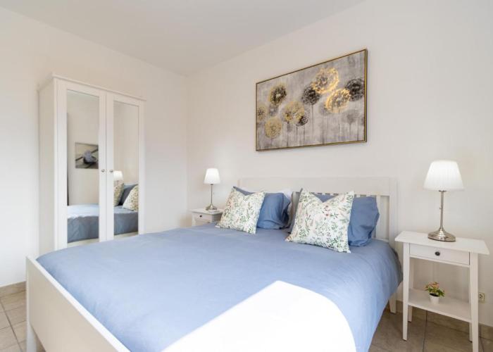 Belvedere Apartment Walking Distance from Train Station