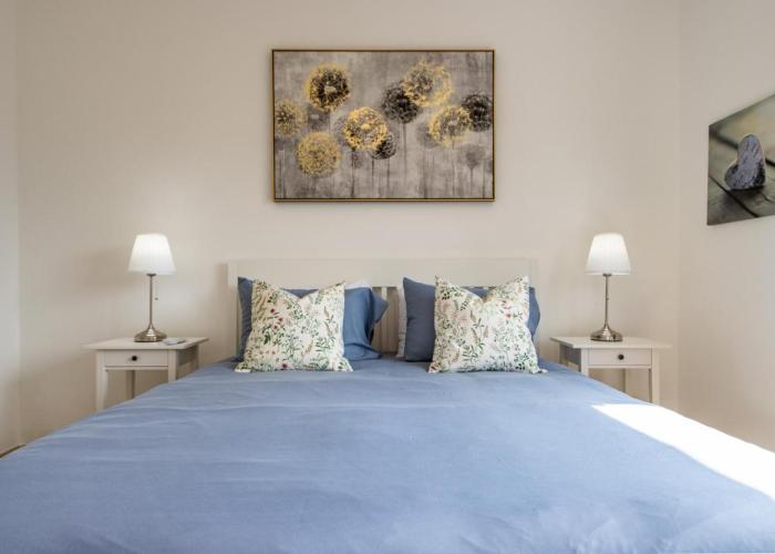 Belvedere Apartment Walking Distance from Train Station