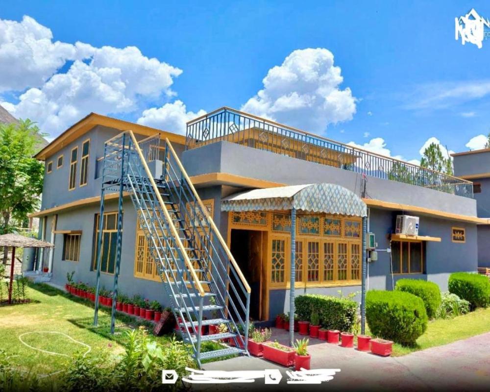фото Bottleneck Lodges