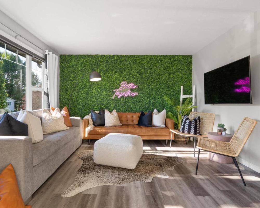 The Saturday I Sleeps 16 I BBQ & Patio I Fire Pit