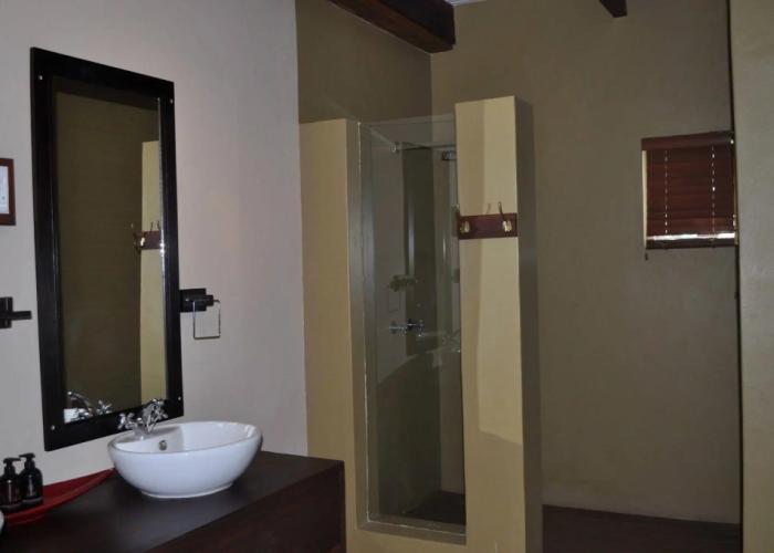 Hakusembe River Lodge