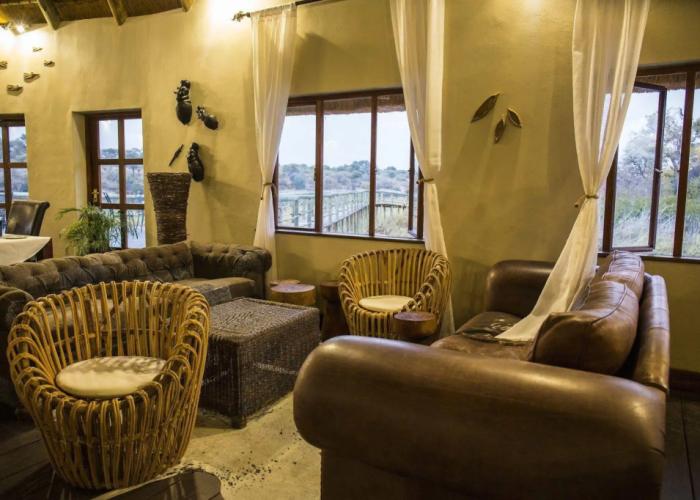 Hakusembe River Lodge