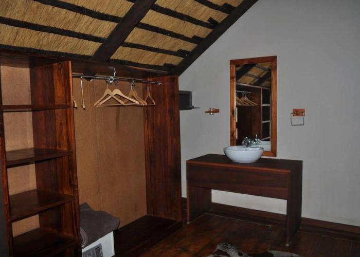 Hakusembe River Lodge