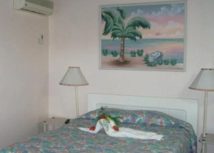 Shields Negril Villas