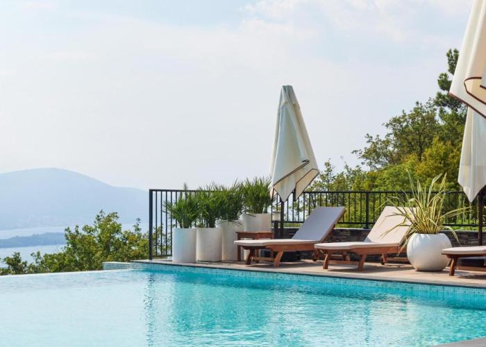 Bayview Hills Luxury Residences