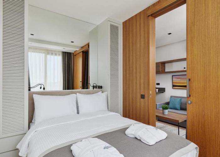 Bayview Hills Luxury Residences