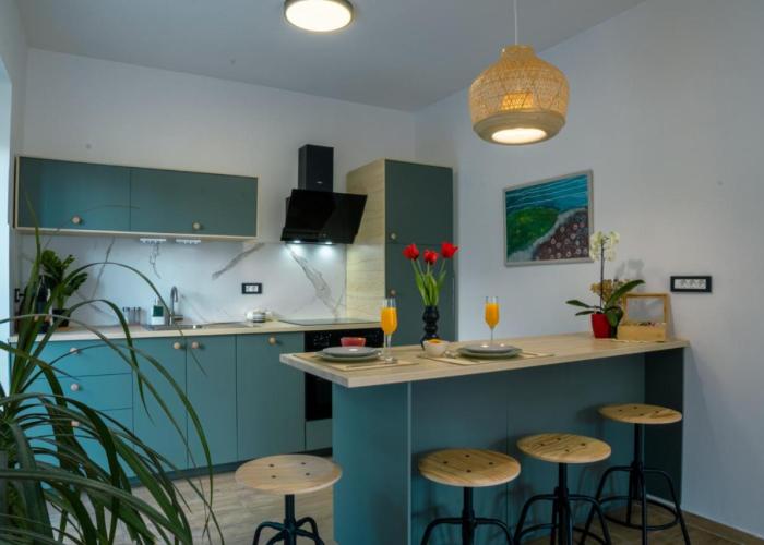Deluxe Apartment and Studio 