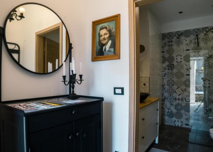 Deluxe Apartment and Studio 