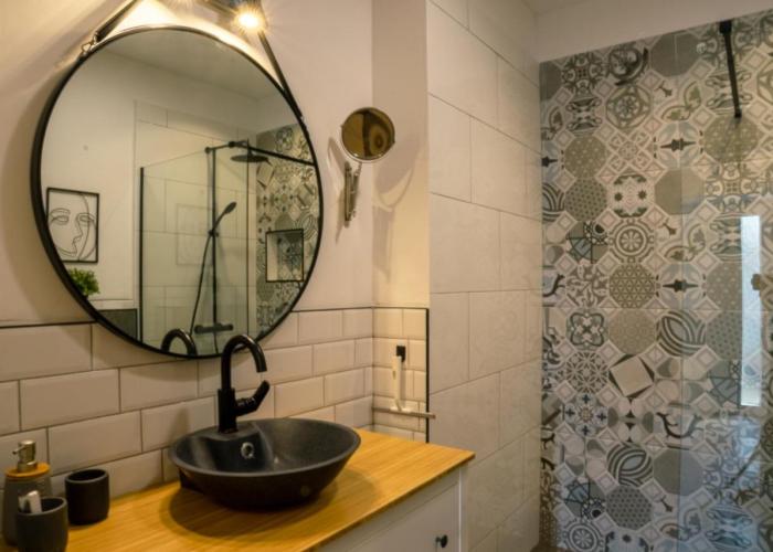 Deluxe Apartment and Studio 