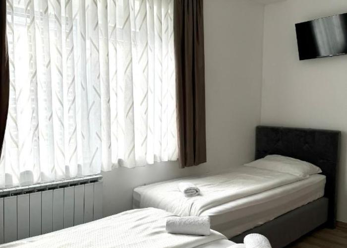 L&L rooms