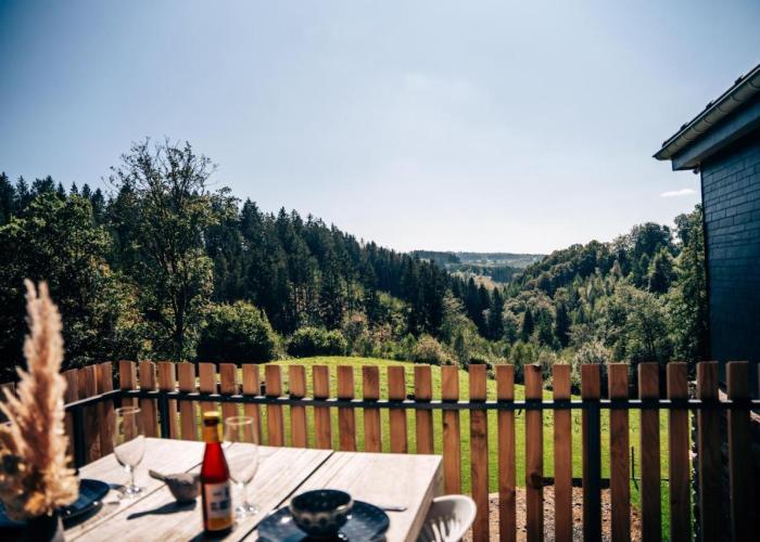 # A Mont Nos'Hôtes