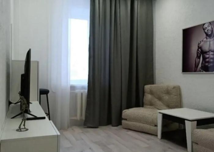 Apartments on 3/4 Karl Marx Street