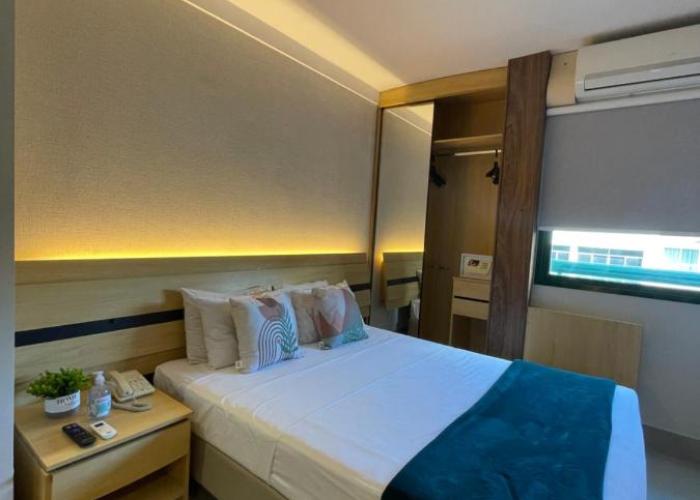 Flat PRAIA Home Experience Dante Michelini