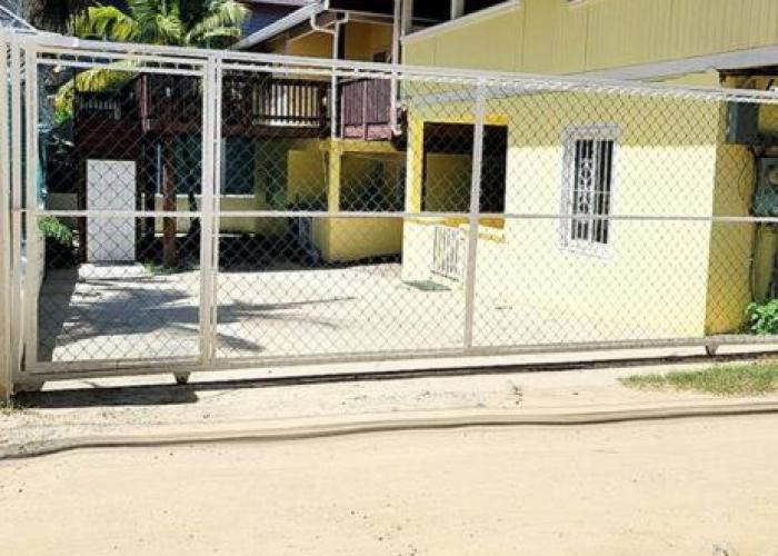 2 bedroom apartmen in the heart of west end!