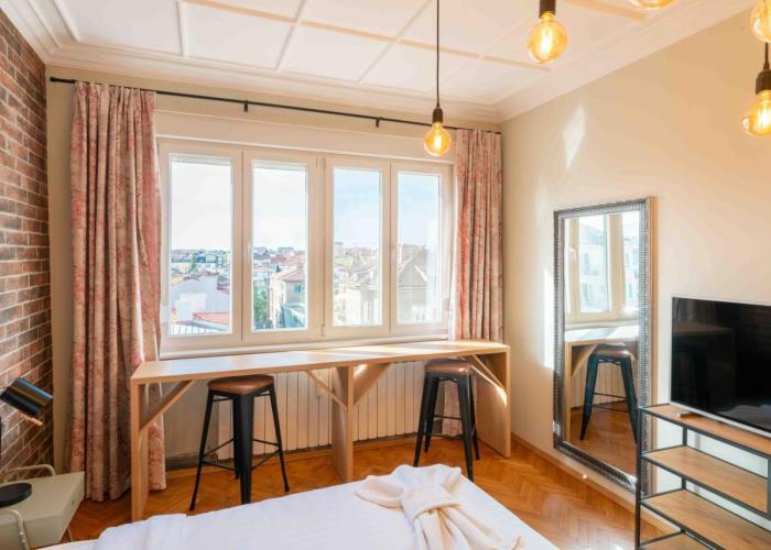 Heart of the City Center Lux Apartment with View