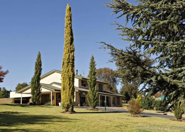 Hilltops Retreat Motor Inn