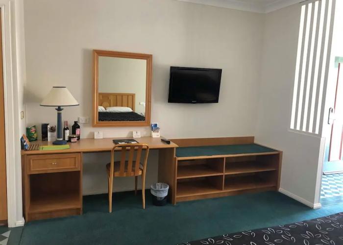 Young Federation Motor Inn