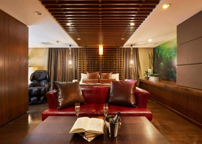 Hotel Love