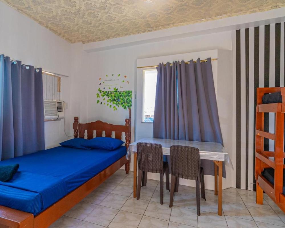 Pier La Casa Homestay Building