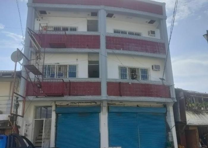 Pier La Casa Homestay Building