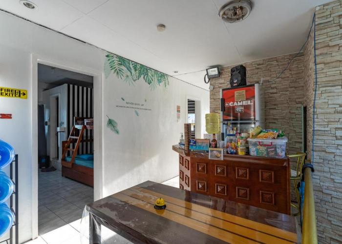 Pier La Casa Homestay Building