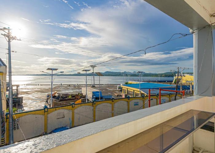 Pier La Casa Homestay Building