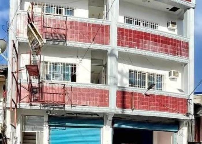 Pier La Casa Homestay Building