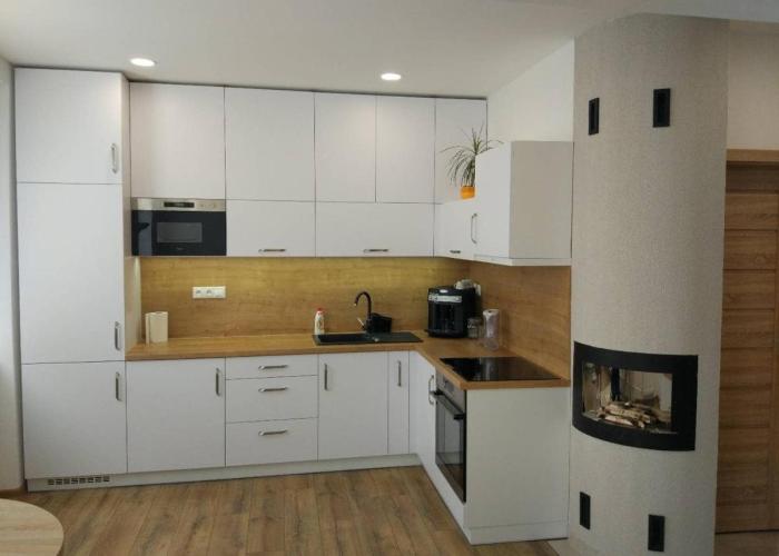 Moderný apartmán s krbom a klimatizáciou