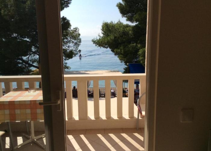 Villa LUCY Tucepi, beachfront