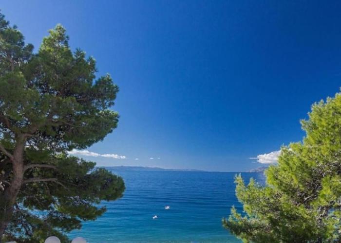 Villa LUCY Tucepi, beachfront