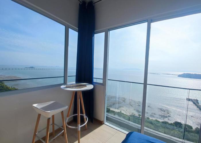 Infinite Seaview with Penang Bridge Suite with Sunrise up to 11 person