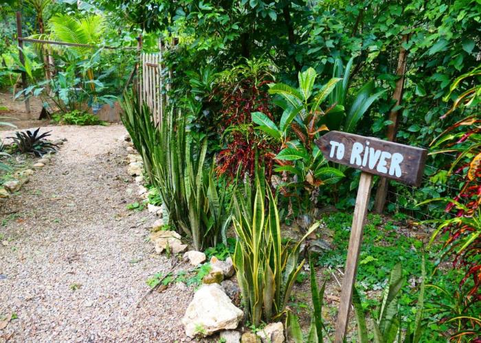 Alma Del Rio Eco-Comfort on the water