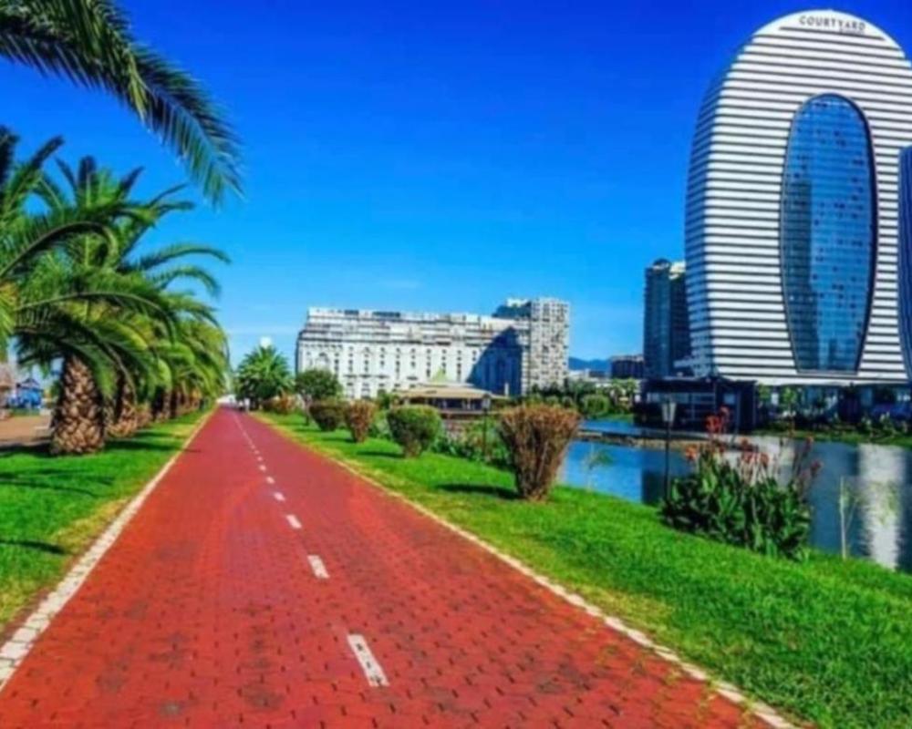 фото Come a Lot Aparthotel Batumi