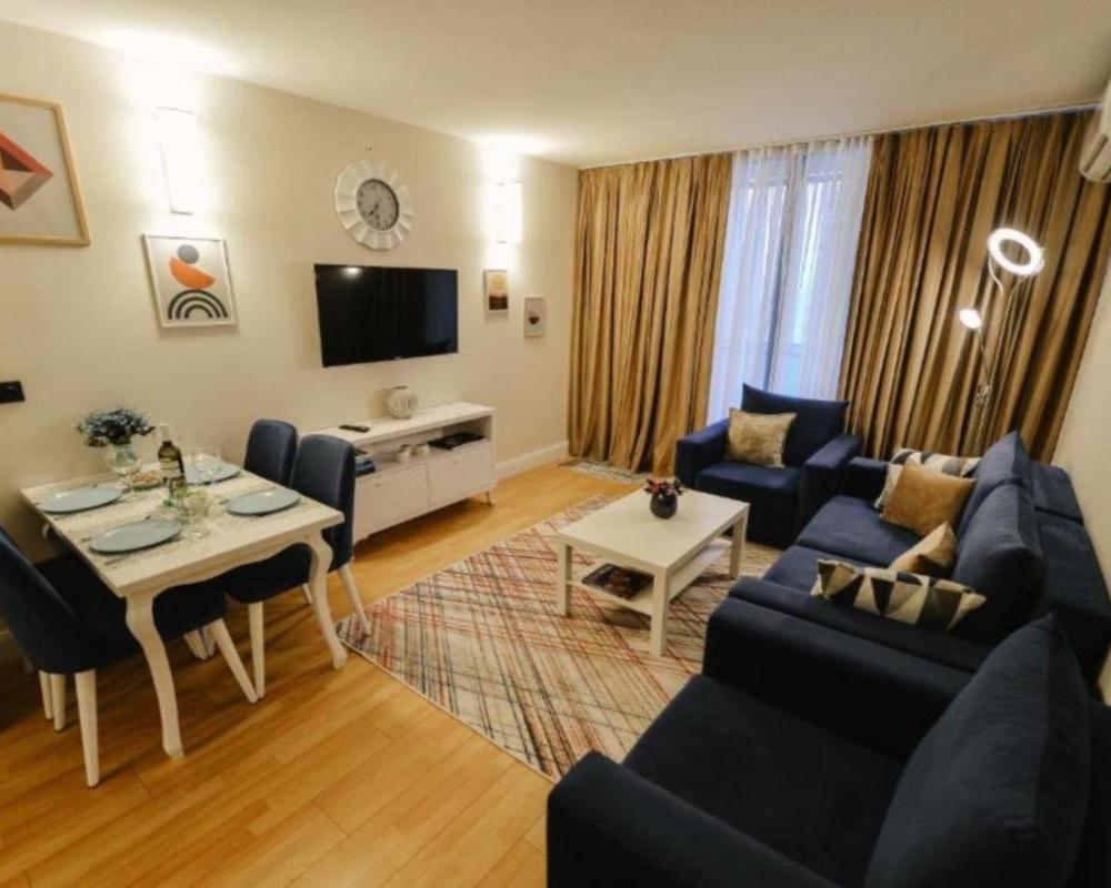 фото Come a Lot Aparthotel Batumi